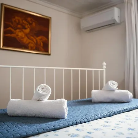 Athina's Little Апартаменты